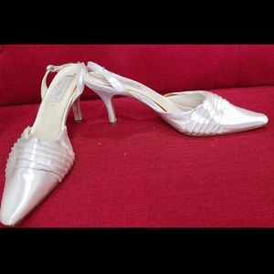 Evening shoes ivory